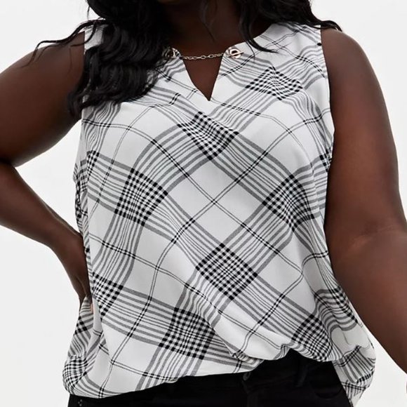 torrid Tops - NWT Torrid Plaid Crepe Chain-link Front Sleeveless Tank Size 2/2X